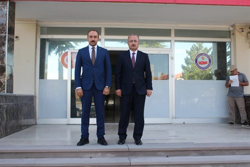 Akşehir Kaymakamı Sayın Dr. Mehmet ÖZEL Kaymakamımız Sayın Özgür PELVAN' ı Makamında Ziyaret Etti