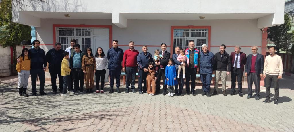 Kaymakamımız Murat Karahan '' 21 Mart Down Sendromu Farkındalık Günü'' Münasebetiyle Özel Çocuklarımızı Ziyaret Etti
